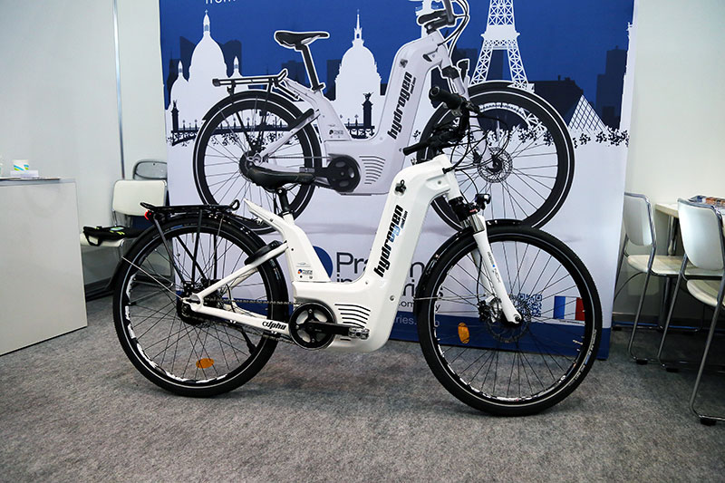 フランス発 世界初の水素電池自転車が日本上陸か Emira