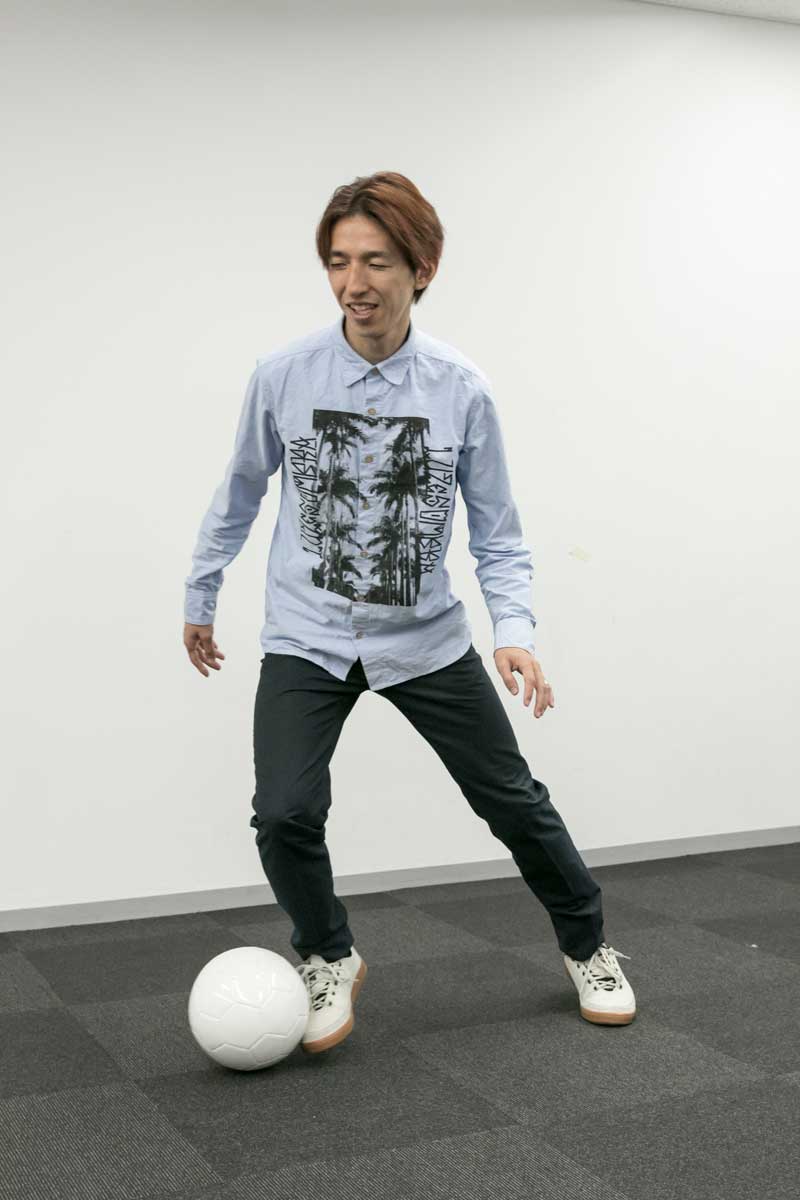 日本サッカーのレベルアップは 個のドリブル技術 向上がカギ Emira