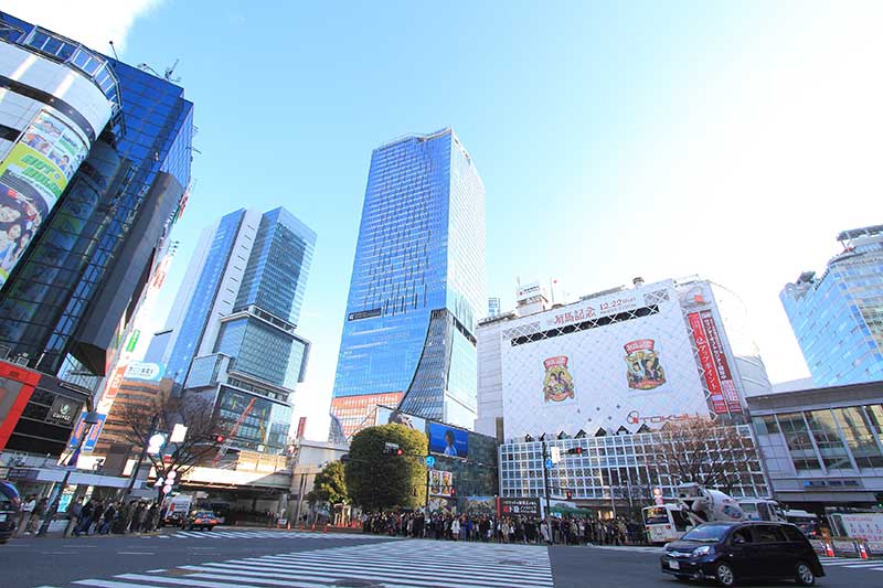 迷宮の駅近辺 をもっと便利に 周辺施設と連携する渋谷スクランブルスクエアのエネルギーへの取り組み Emira