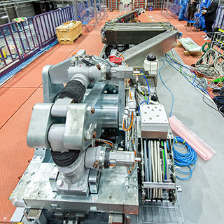 燃料デブリの試験的取り出しへ。福島で進む格納容器内部調査用ロボット開発