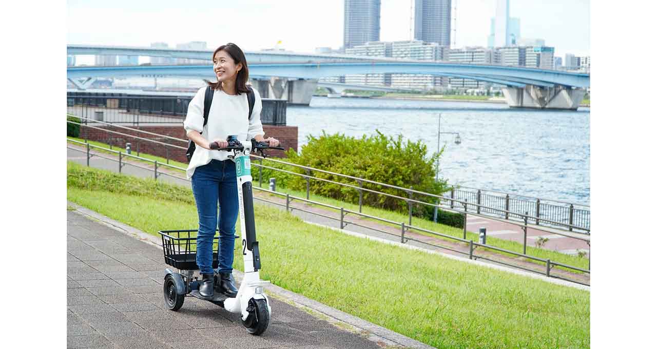 四輪車と二輪車のイイトコ取り！ 移動課題を解消する三輪電動モビリティ「ストリーモ」